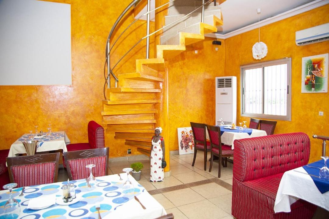 Cypa Hotel Abidjan Extérieur photo