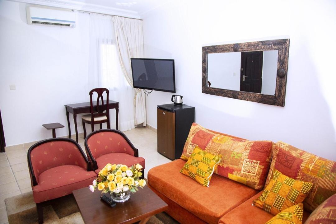 Cypa Hotel Abidjan Extérieur photo