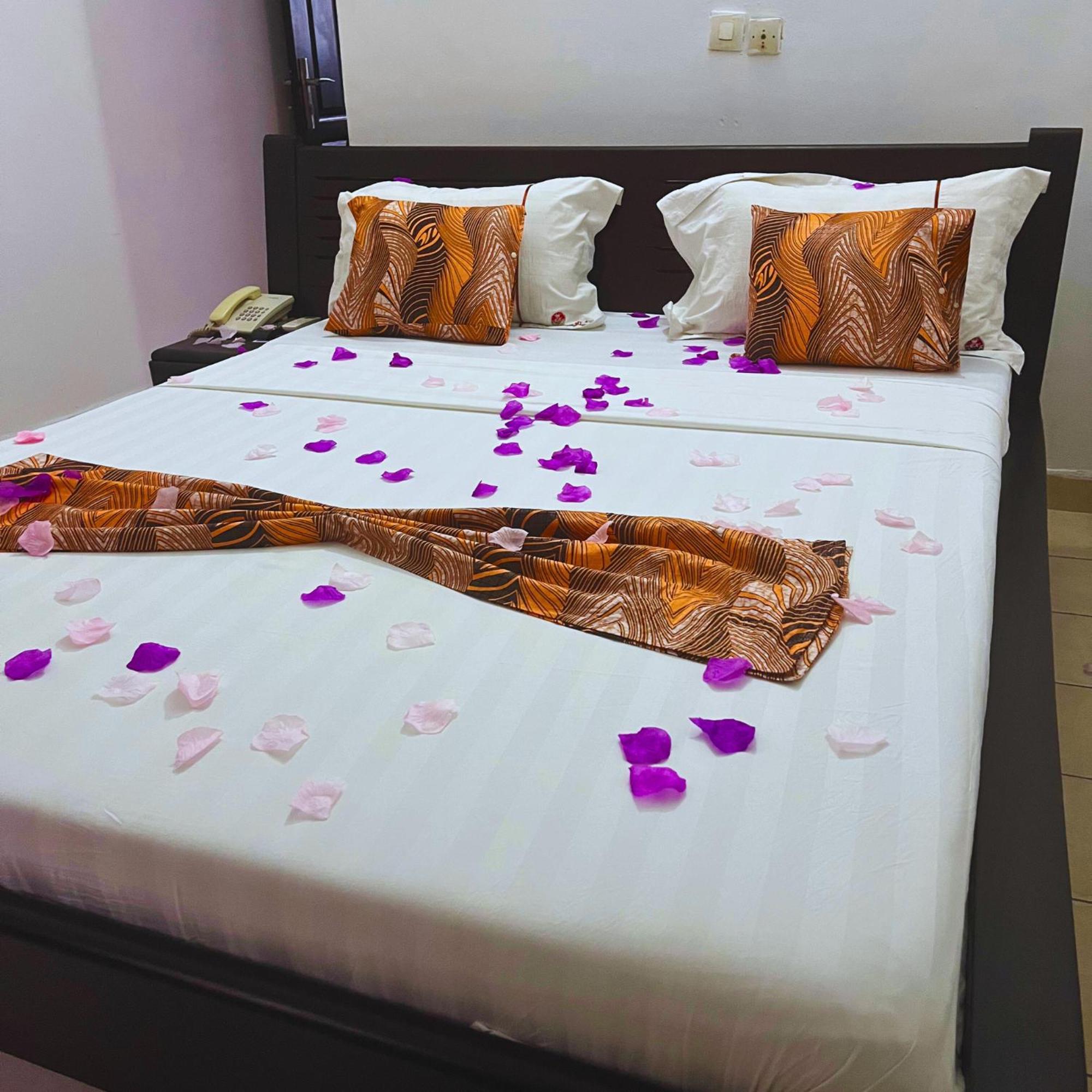 Cypa Hotel Abidjan Extérieur photo