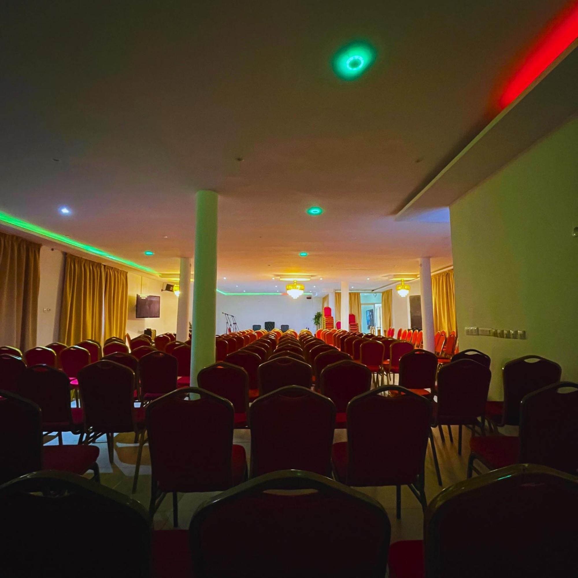 Cypa Hotel Abidjan Extérieur photo
