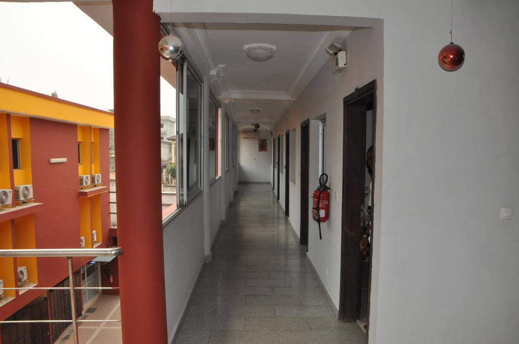 Cypa Hotel Abidjan Extérieur photo